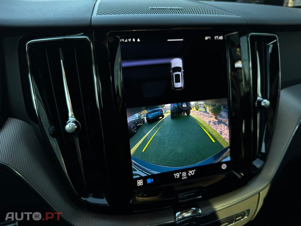 Volvo XC60 2.0 T6 PHEV R-Design AWD