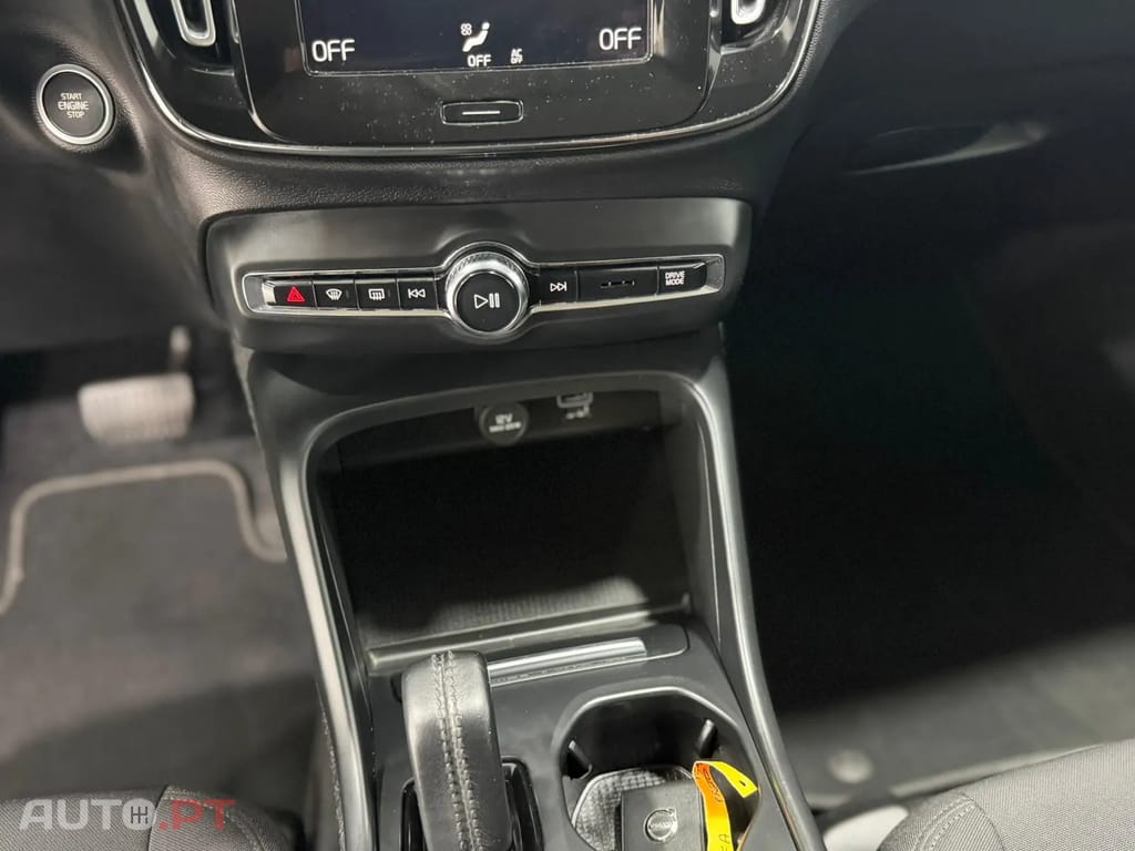 Volvo XC40 1.5 T5 PHEV MOMENTUM