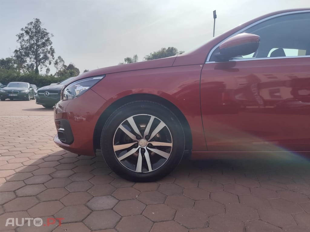 Peugeot 308 1.5 BlueHDi Allure EAT8