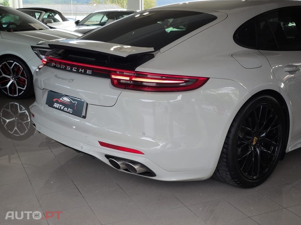 Porsche Panamera 4S Diesel