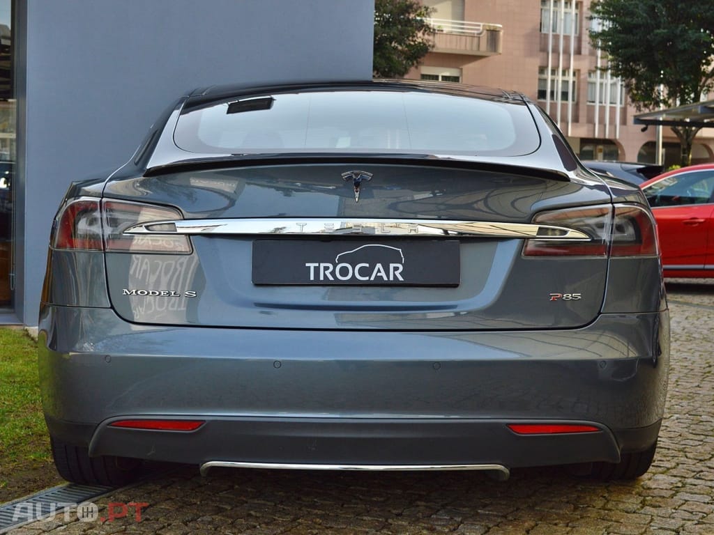 Tesla Model S 85 Perfomance
