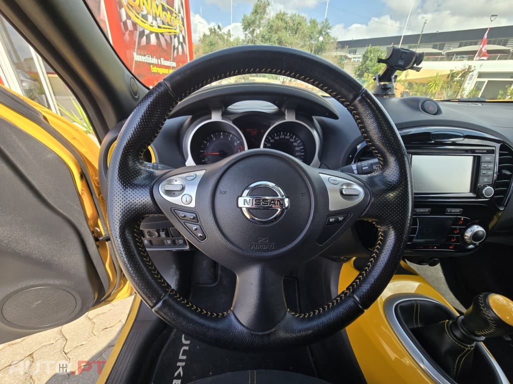 Nissan Juke 1.6 DIG-T Tekna Premium Ext.1 Yellow S. — fotografia 22