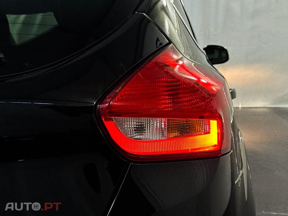 Ford Focus 1.5 EcoBlue S&S Aut. TITANIUM DESIGN