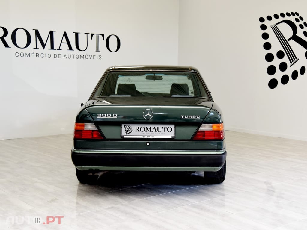 Mercedes-Benz E 300 D Turbo