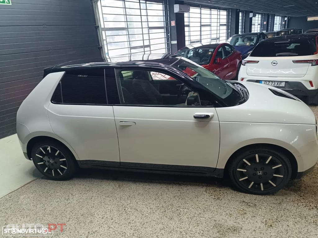 Honda e Advance (17")