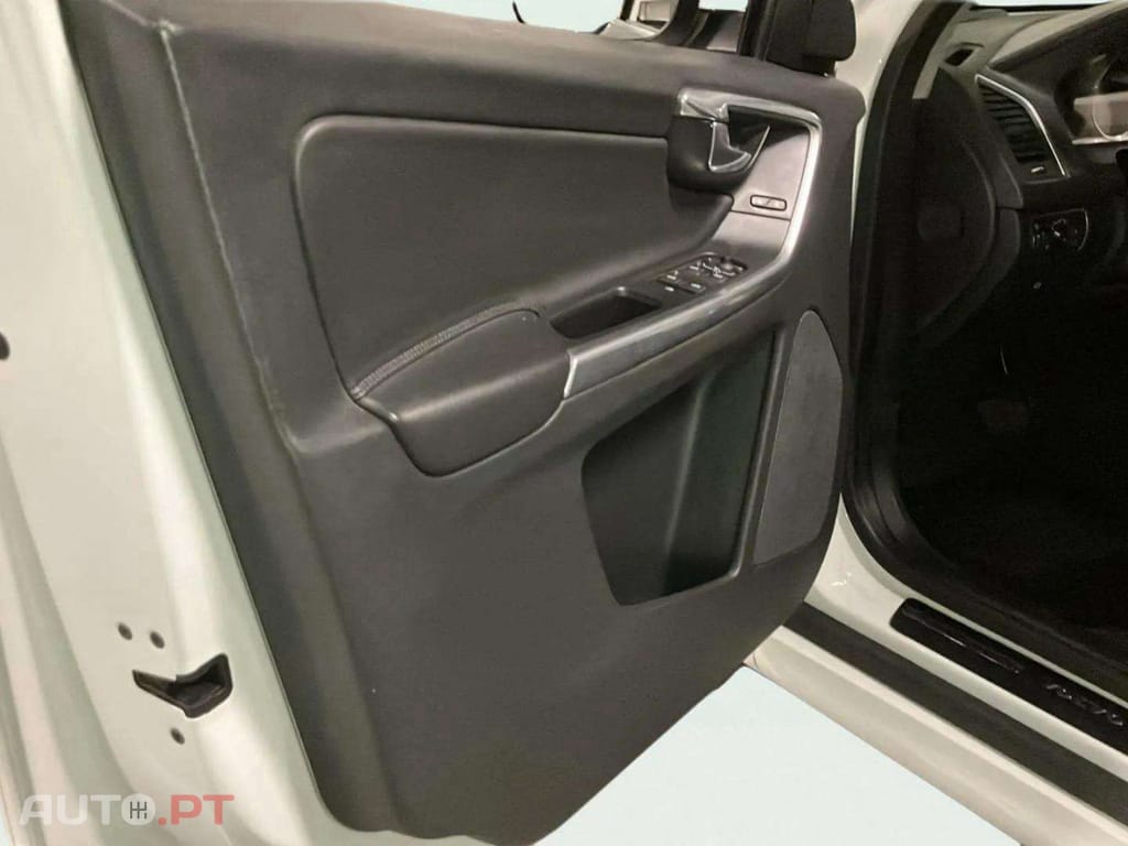 Volvo XC60 2.0 D4 Momentum Plus Geartronic