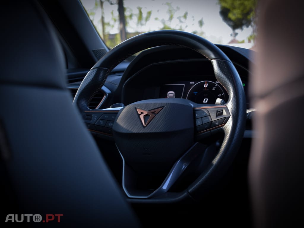 Cupra Formentor 1.4 Hybrid -Teto Panoramico e de abrir