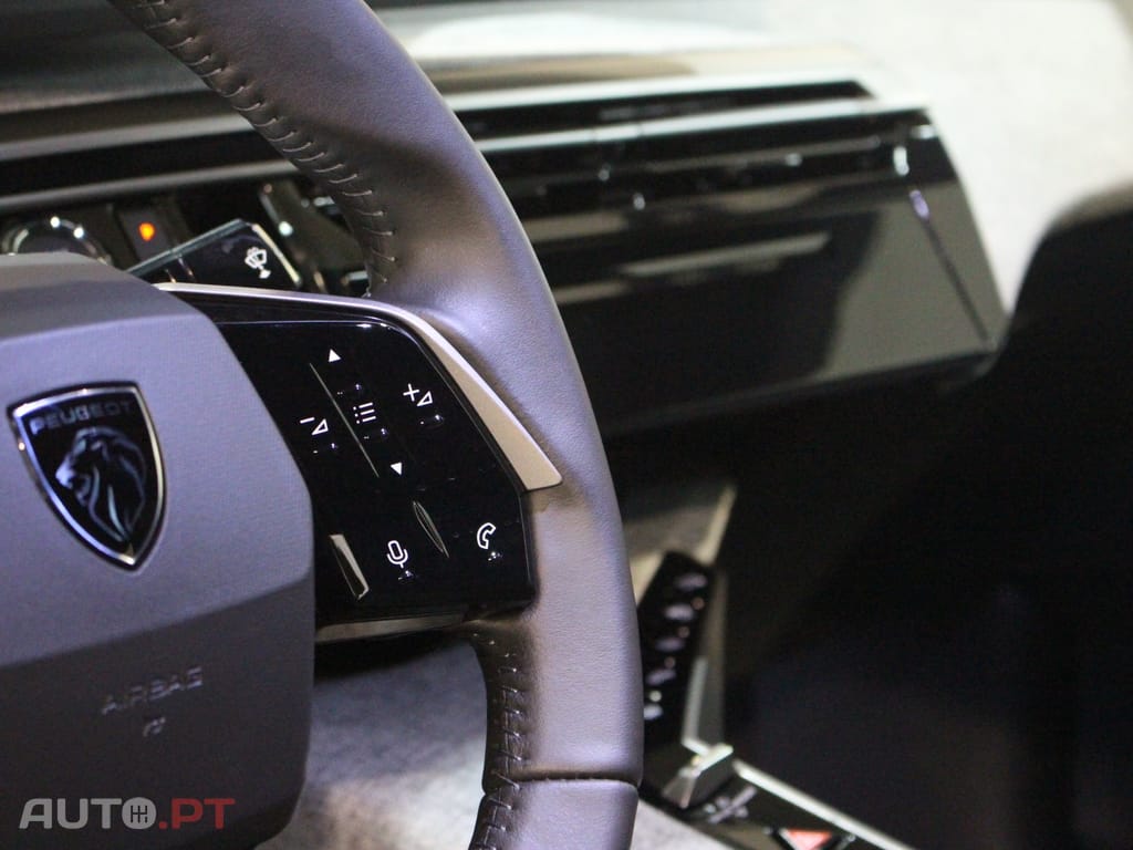 Peugeot 3008 1.2 Hybrid Allure e-DCS6