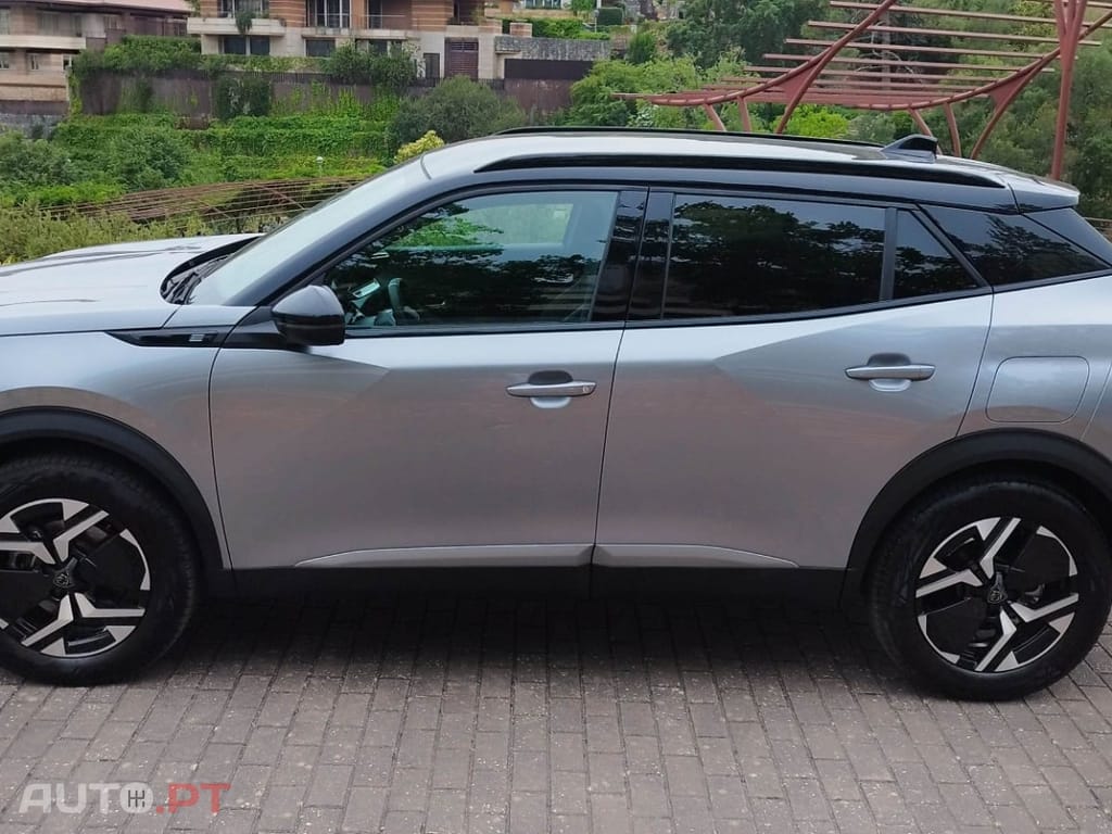 Peugeot E-2008 54 kWh GT