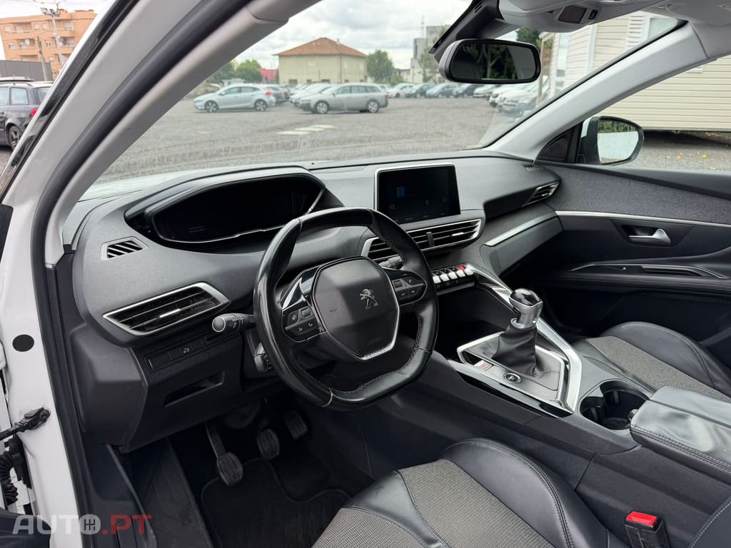 Peugeot 3008 1.2 PureTech Allure