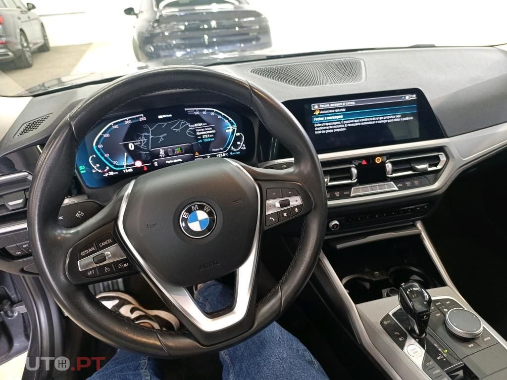 BMW 330 e Auto