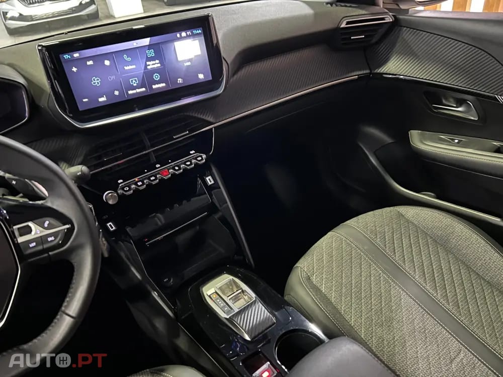 Peugeot 208 1.2 Hybrid Allure e-DCS6