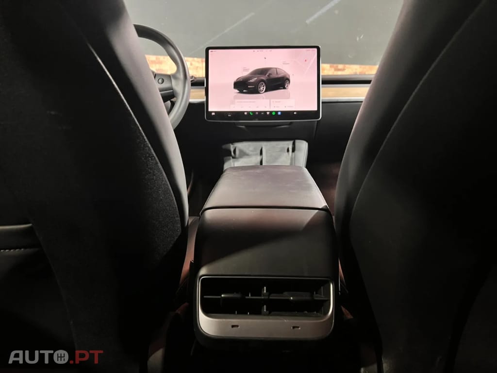 Tesla Model Y RWD