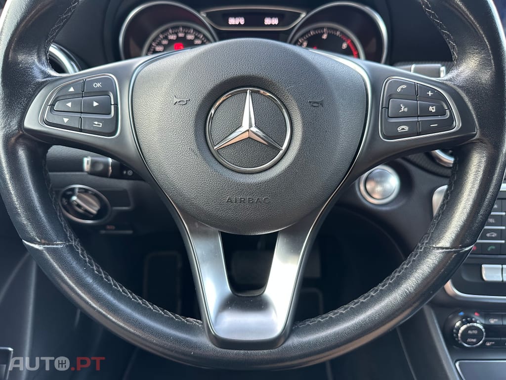 Mercedes-Benz GLA 200 d 7G-DCT Urban Automático