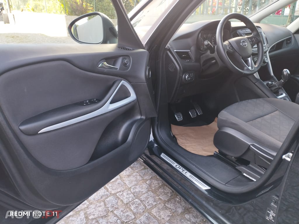 Opel Zafira Life 120 anos