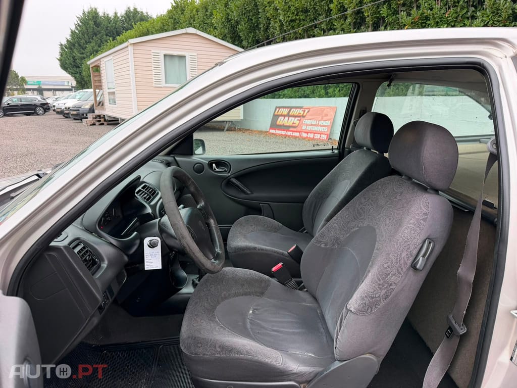 Rover 200 TD 2 LUGARES