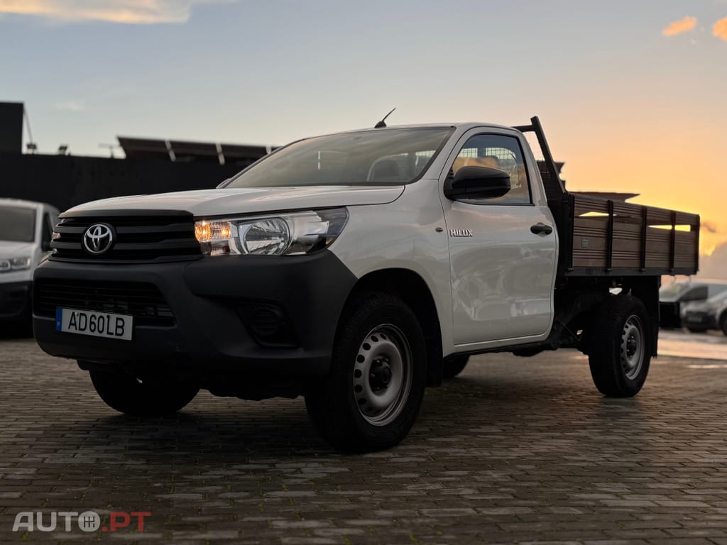 Toyota Hilux 2.4 D-4D 4WD CS CM
