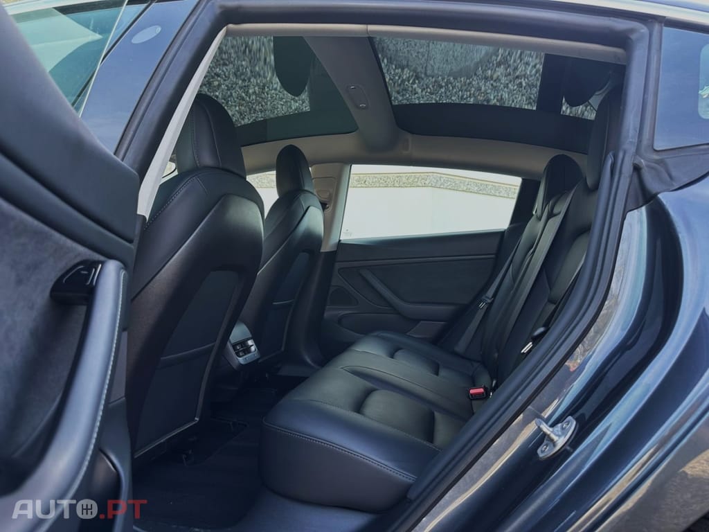 Tesla Model 3 Long-Range Dual Motor AWD