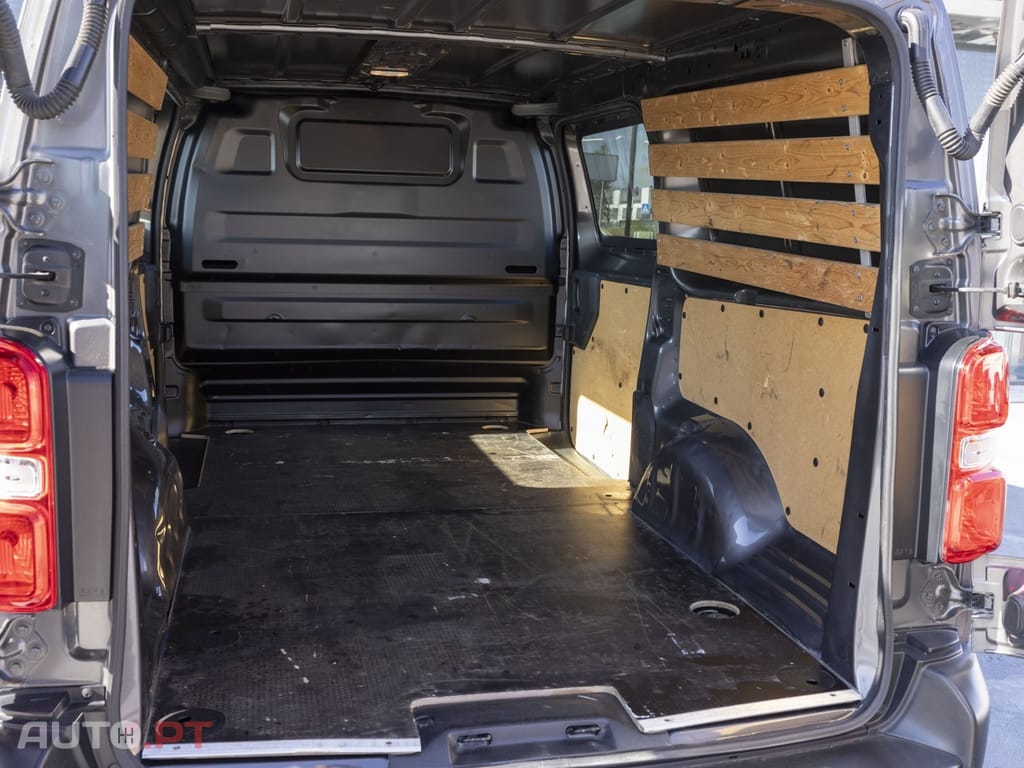 Citroen Jumpy 2.0 BlueHDi XL Club Confort Semi-Vidrado