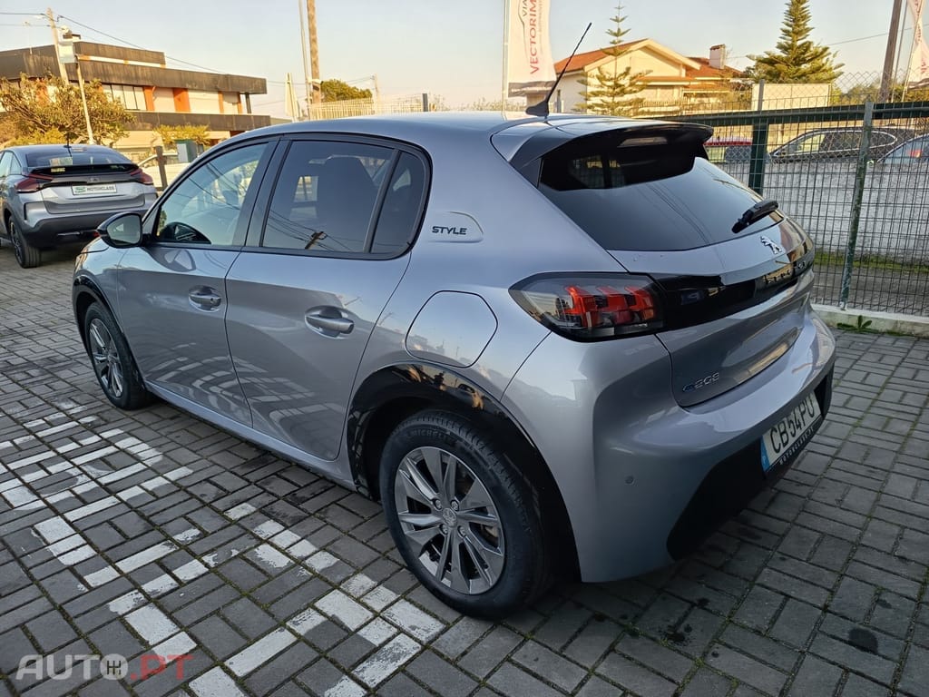 Peugeot E-208 50 kWh Allure