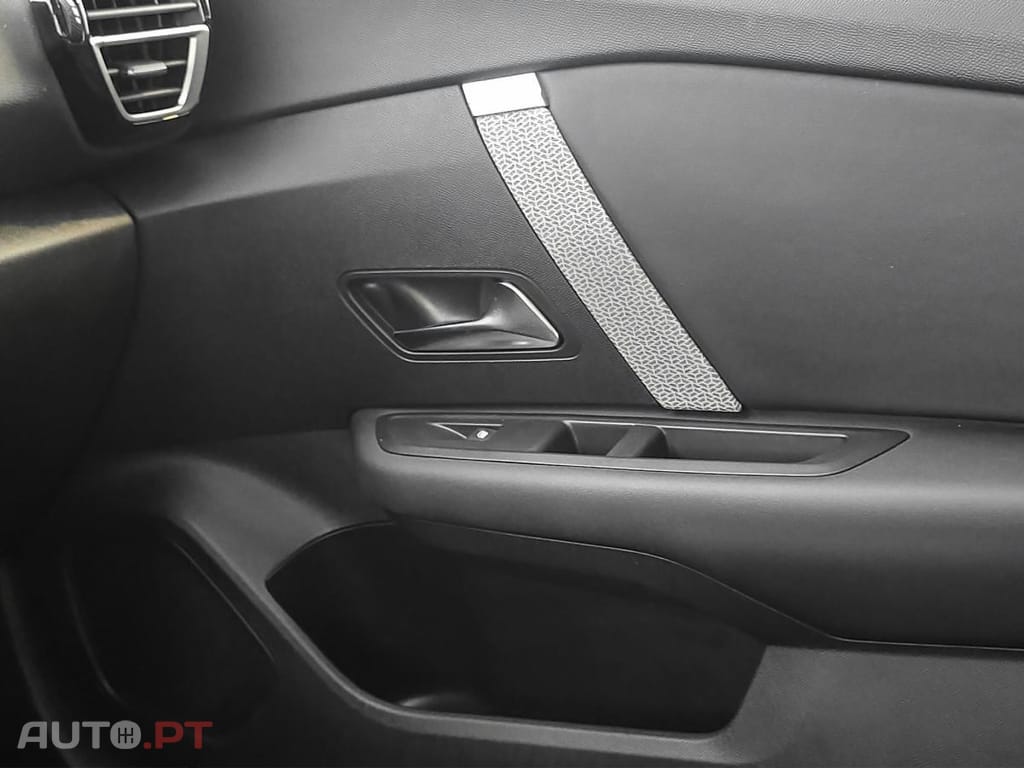 Citroen C4 BlueHDi 130 Stop&Start EAT8 SHINE