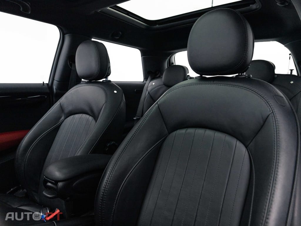 MINI Cooper John Cooper Works