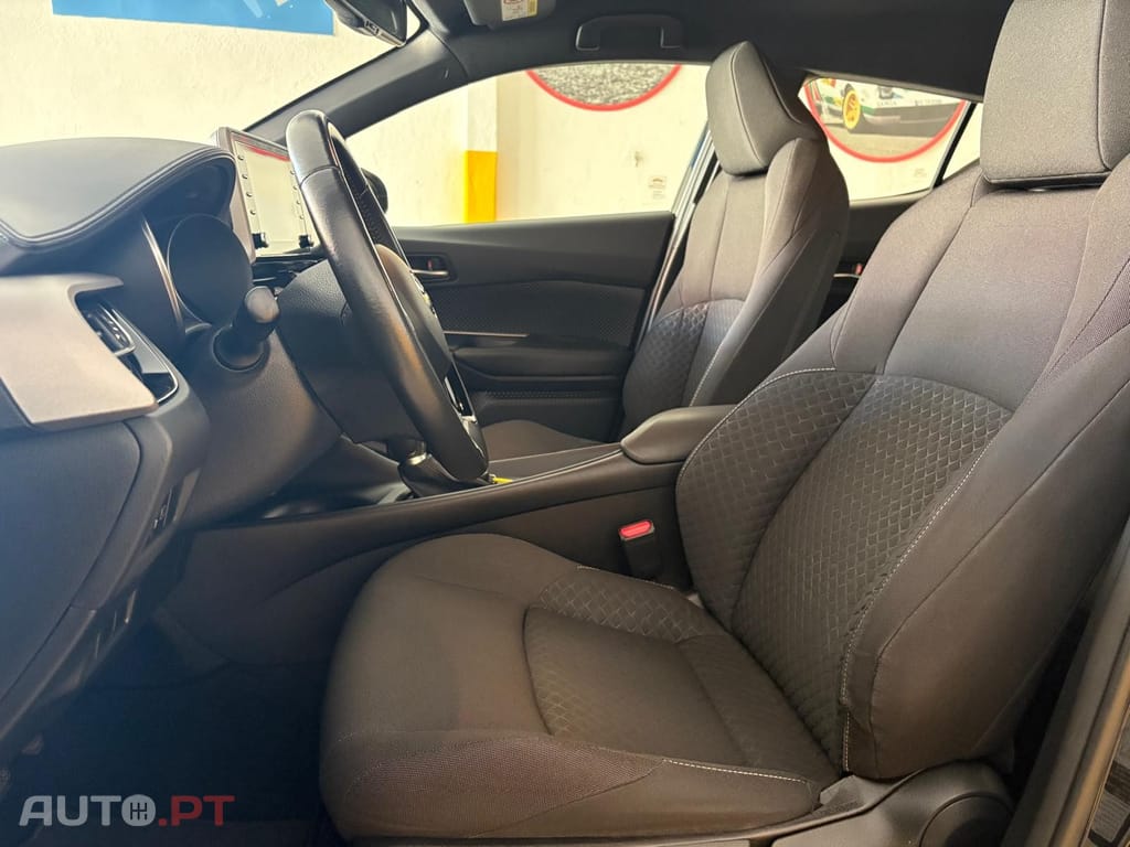 Toyota C-HR 1.8 Hybrid Exclusive