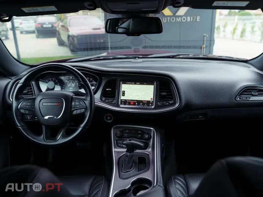 Dodge Challenger Auto SXT Plus
