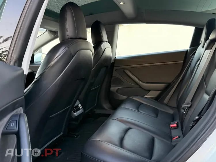 Tesla Model 3 Standard Range Plus RWD