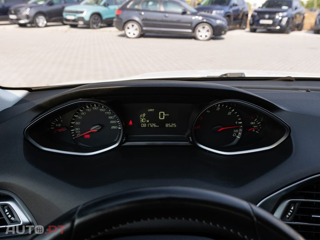 Peugeot 308 1.5 BlueHDi Business Line
