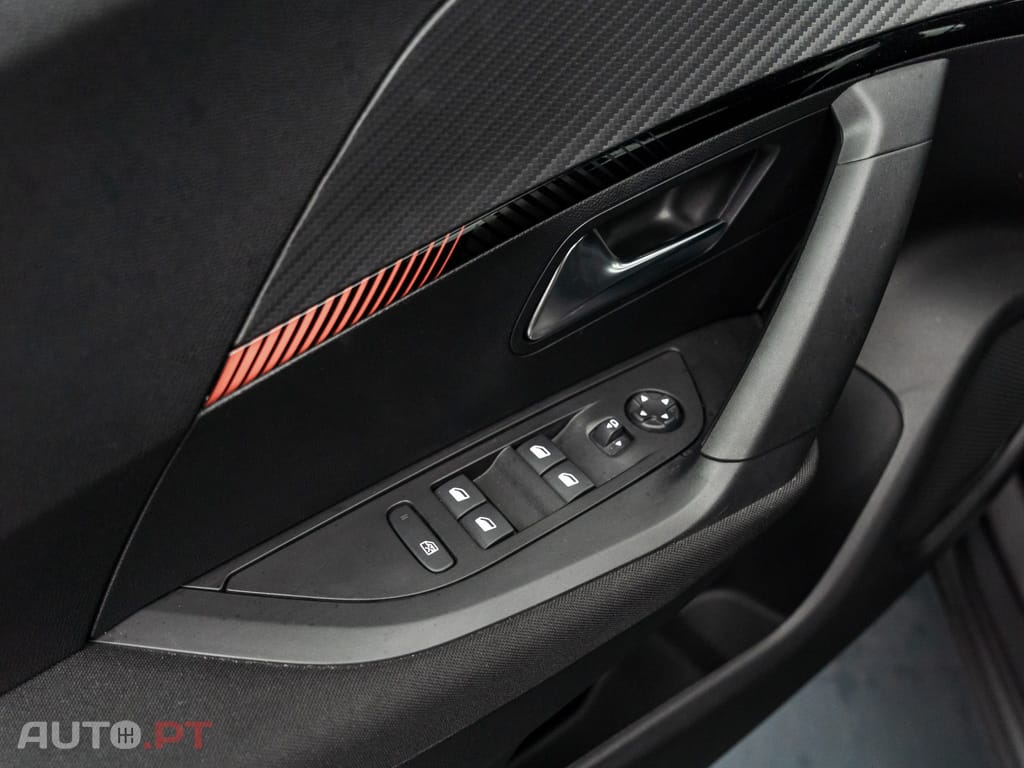 Peugeot 2008 1.2 PureTech Active Pack