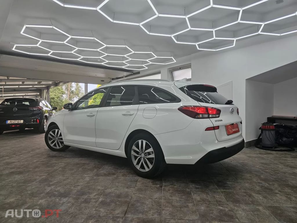Hyundai i30 1.0 T-GDi Comfort+Navi — fotografia 5