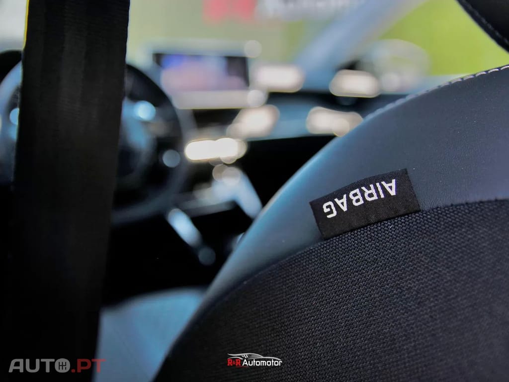 Peugeot 208 1.2 Hybrid Allure e-DCS6