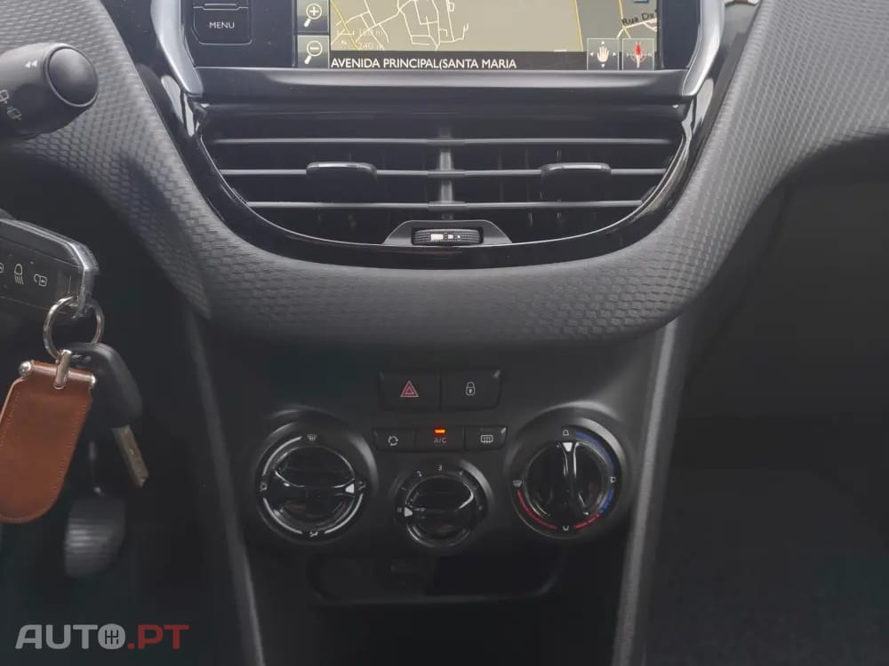 Peugeot 208 1.6 BlueHDi Style