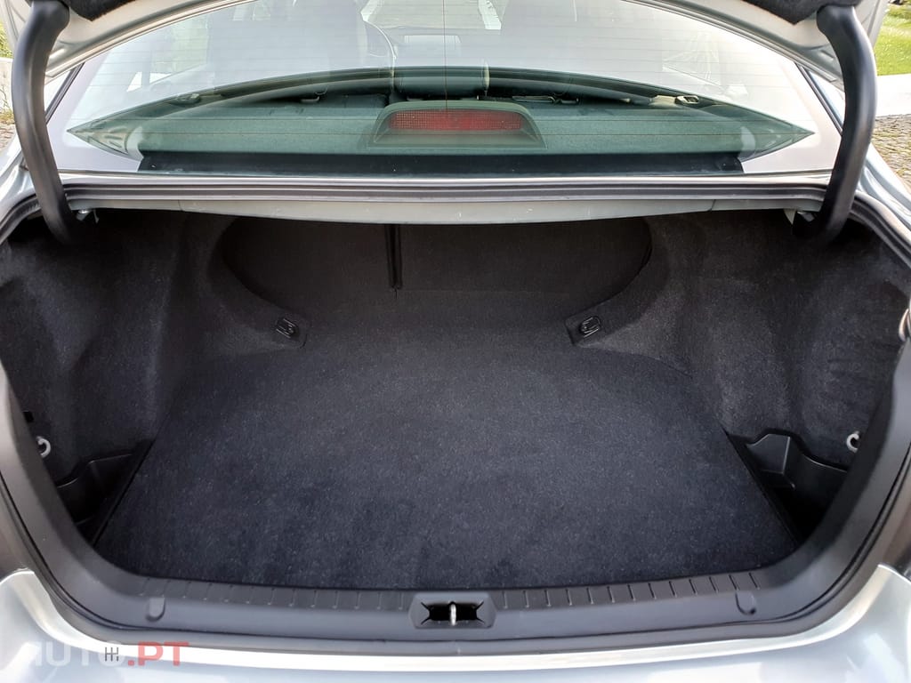 Toyota Avensis 2.0 D-4D Sol