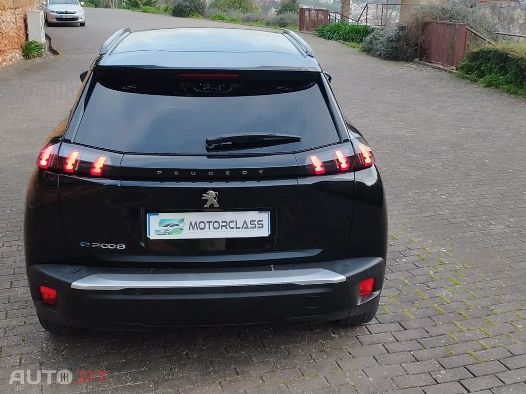 Peugeot E-2008 50 kWh Allure