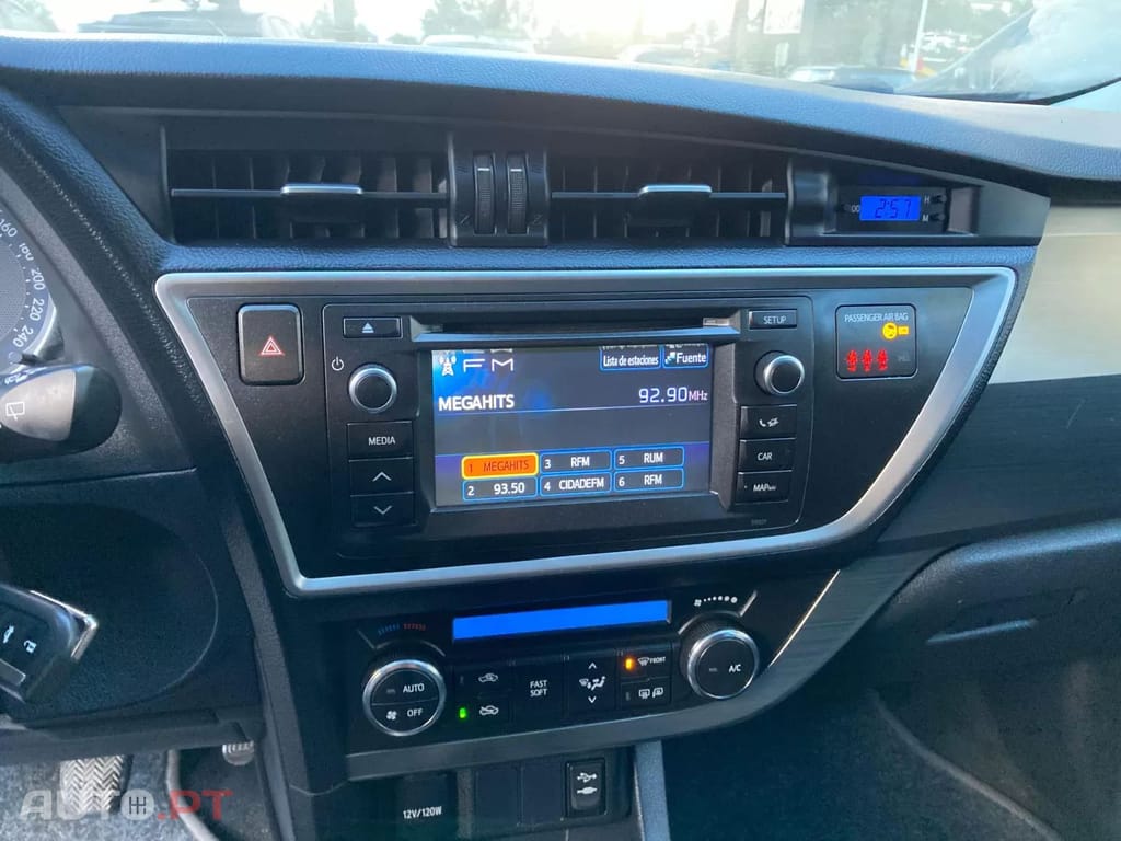 Toyota Auris 1.4 D-4D Exclusive