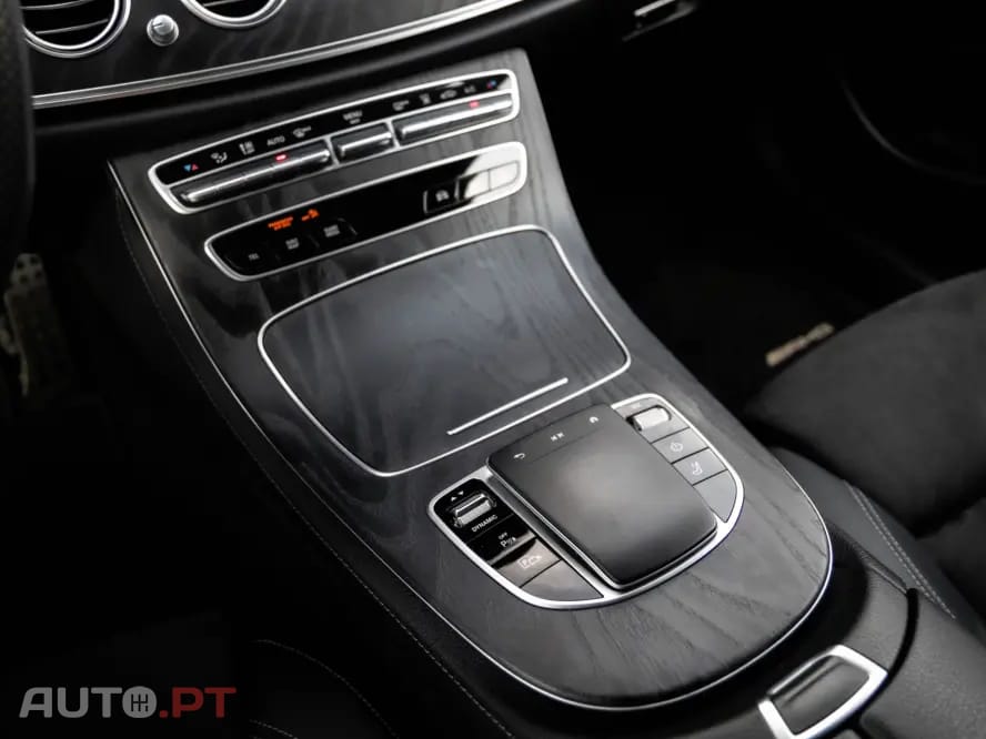 Mercedes-Benz E 300 de 4Matic 9G-TRONIC AMG Line
