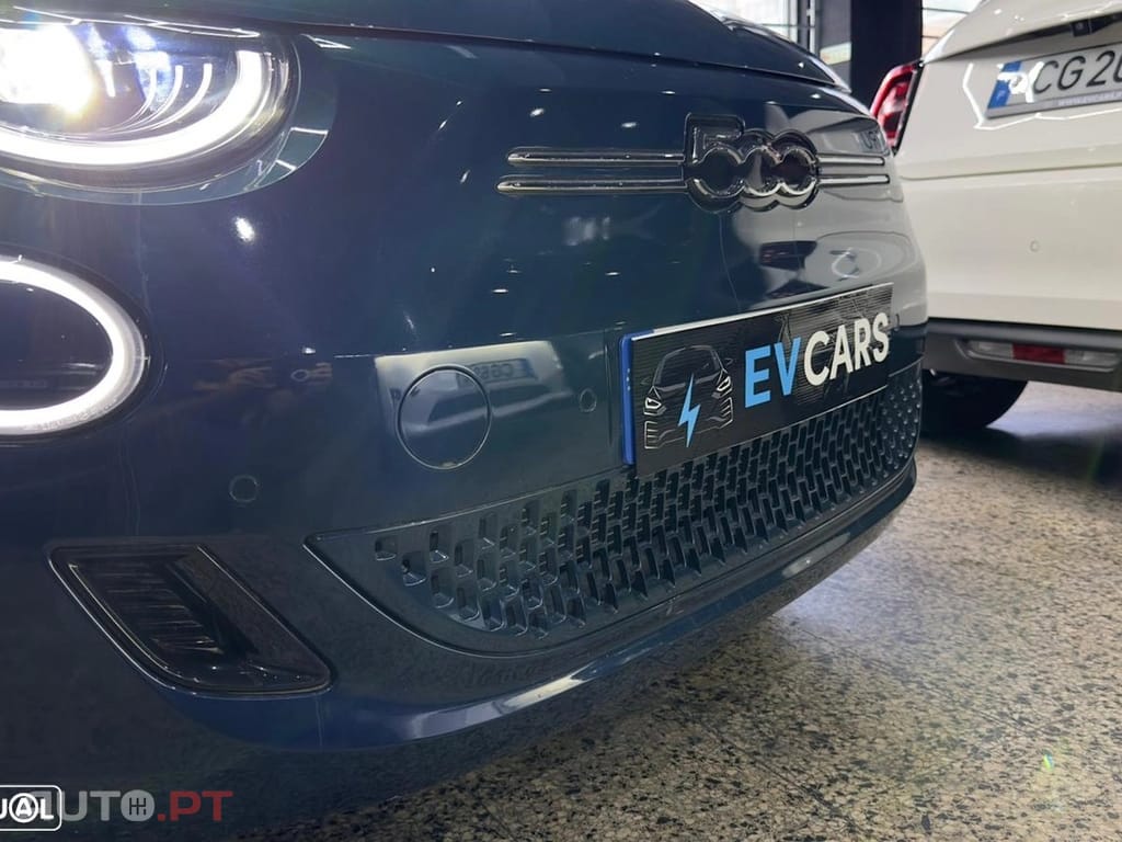 Fiat 500e La Prima