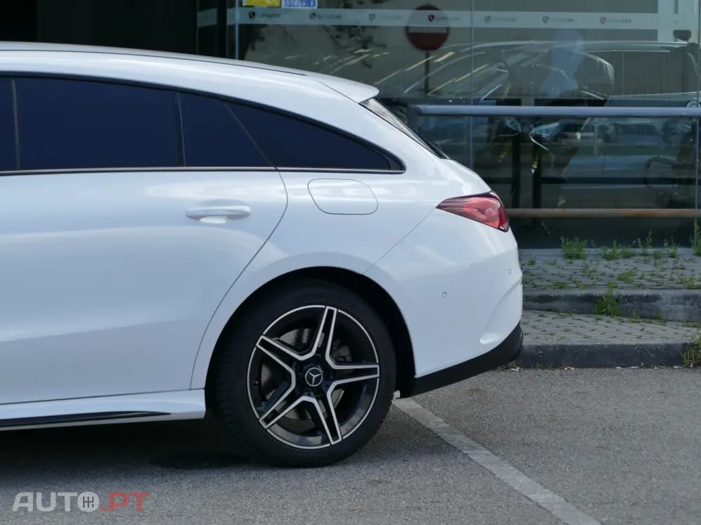 Mercedes-Benz CLA 250 e Shooting Brake AMG Line