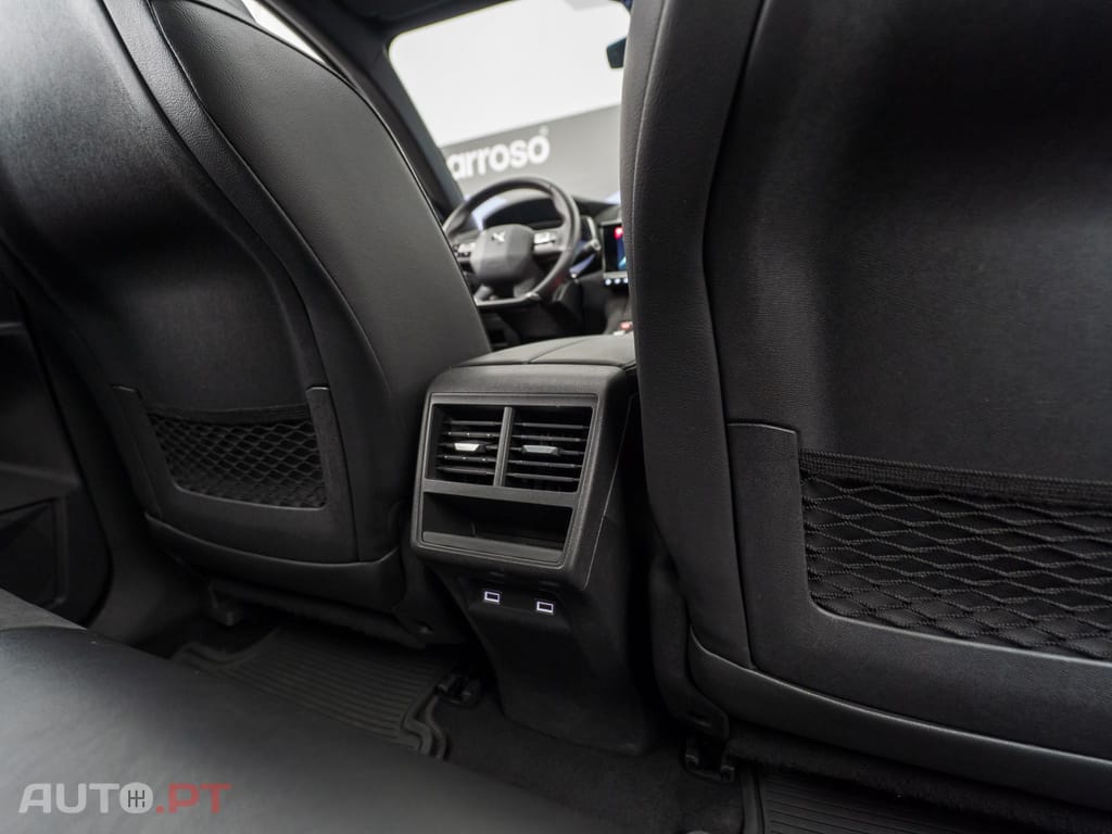 DS DS7 Crossback E-Tense Performance Line EAT8