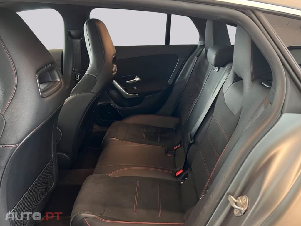Mercedes-Benz CLA 250 I.V.A DEDUTÍVEL e SB AMG