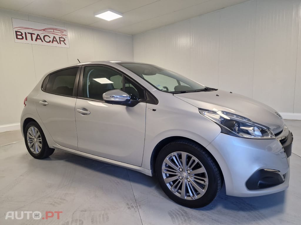 Peugeot 208 1.2 STYLE