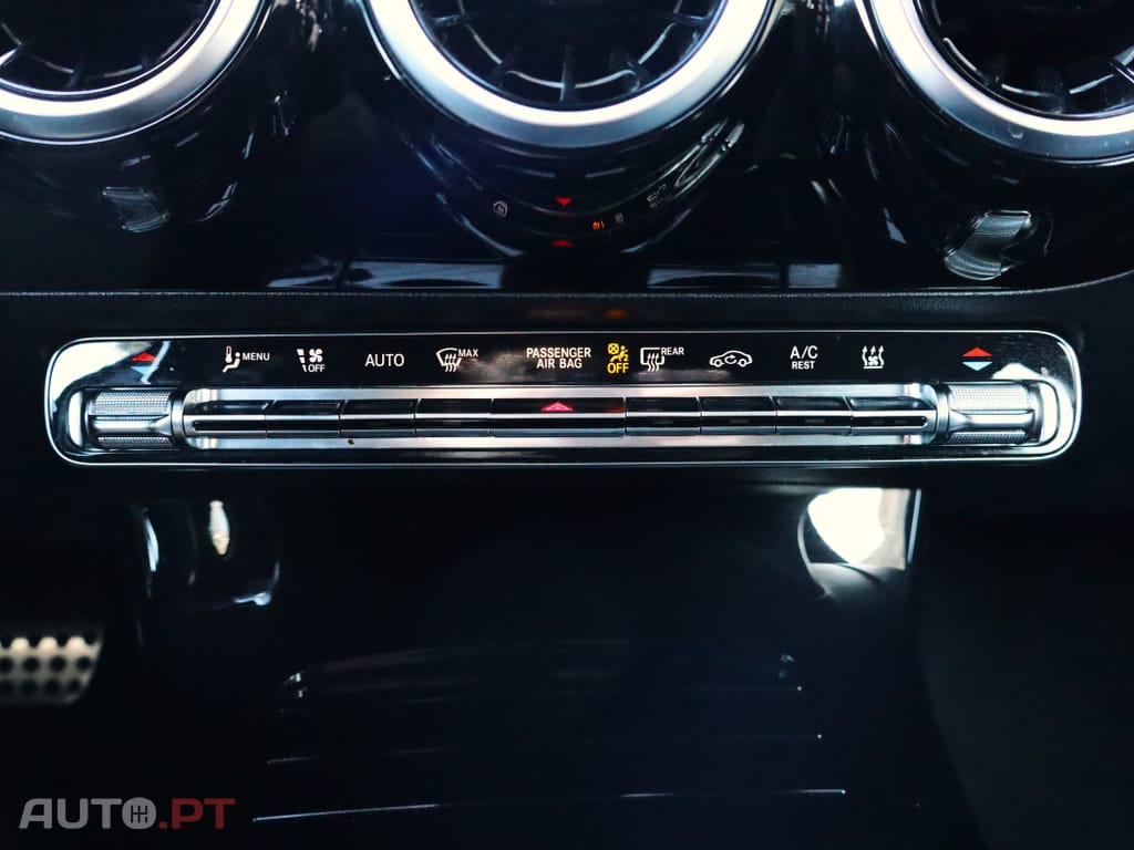 Mercedes-Benz A 250 e AMG Line