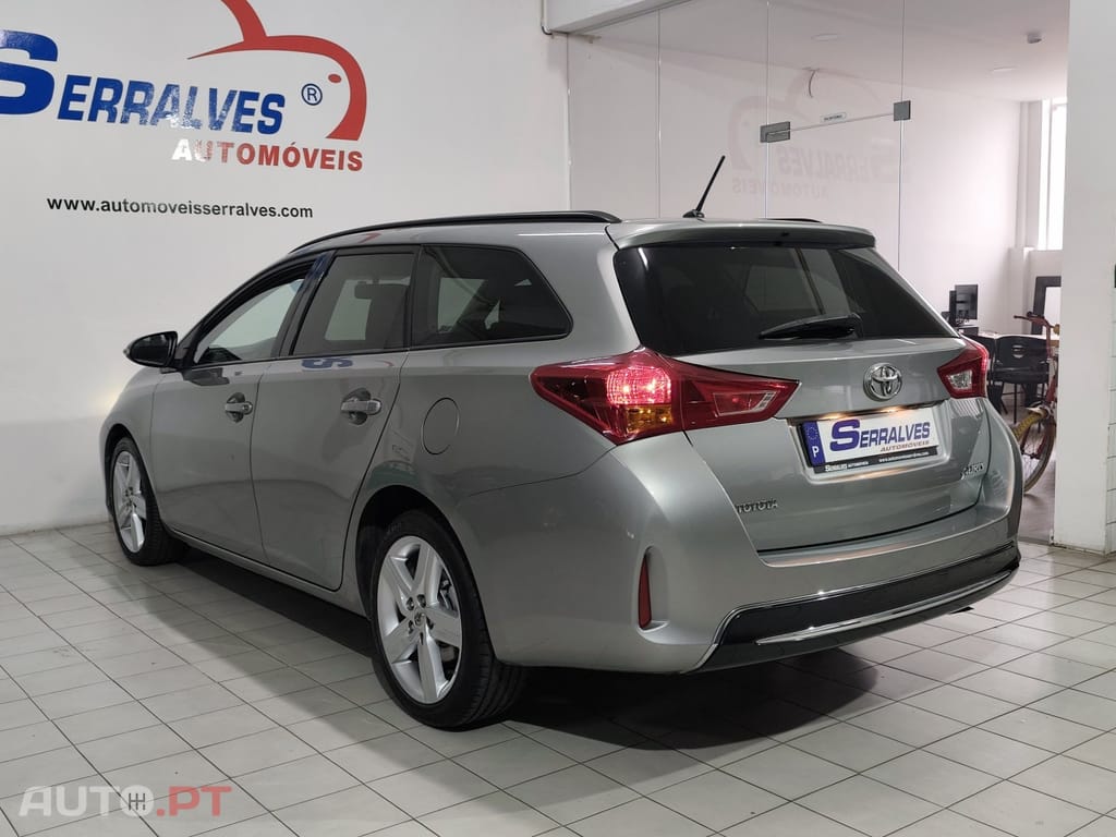 Toyota Auris Touring Sports 1.4 D-4D Com+P.Sport