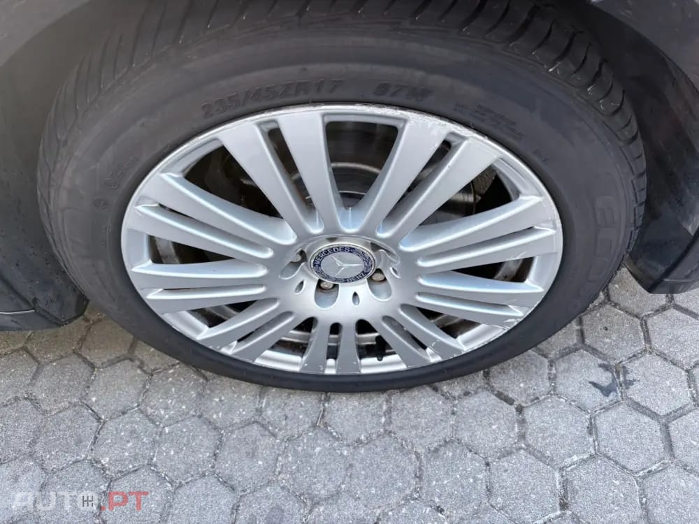 Mercedes-Benz E 350 CGi Avantgarde BlueEfficiency Auto