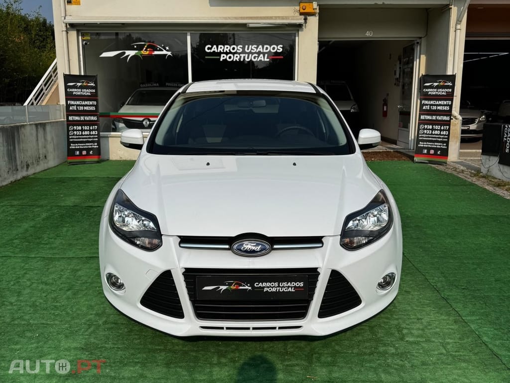 Ford Focus 1.0 EcoBoost S&S Champions Edition — fotografia 2