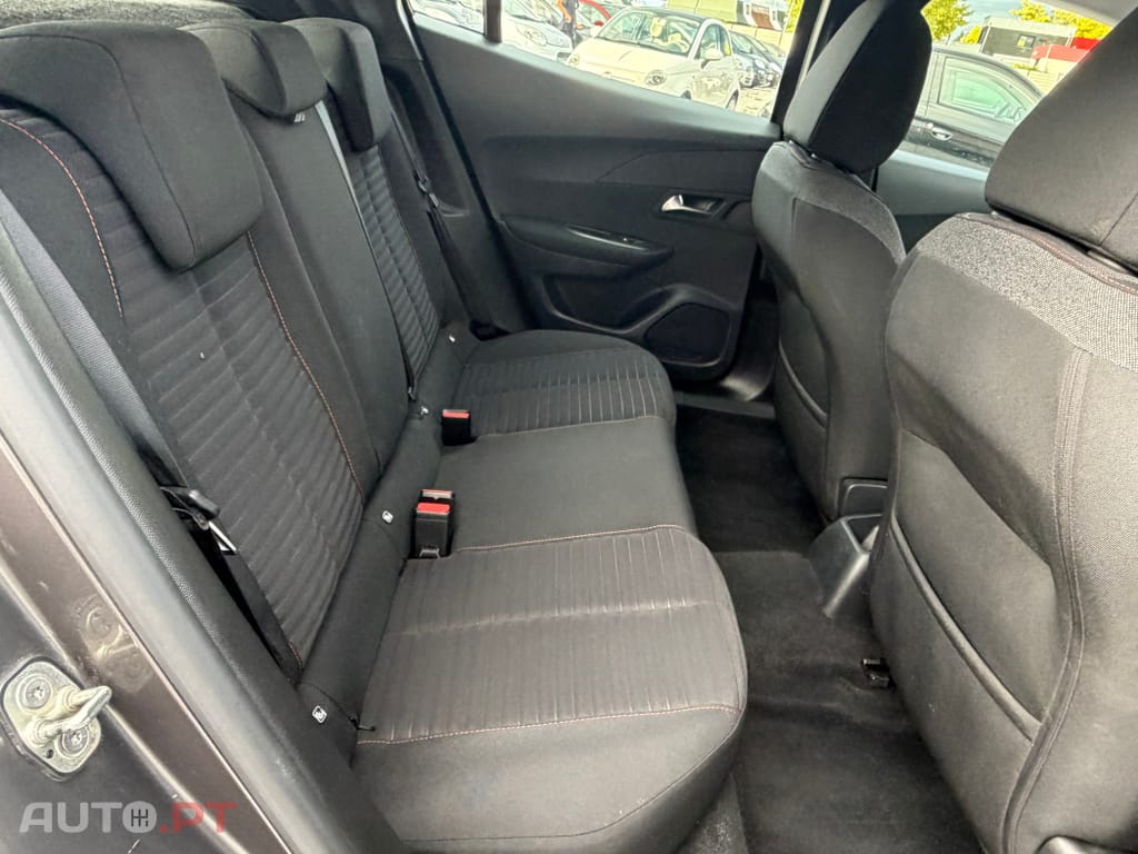Peugeot 2008 TURBO 100 Style