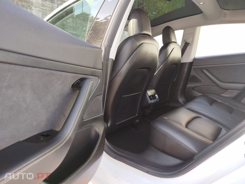 Tesla Model 3 Standard Range Plus RWD