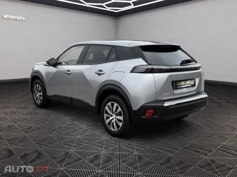 Peugeot E-2008 50 kWh Active Pack
